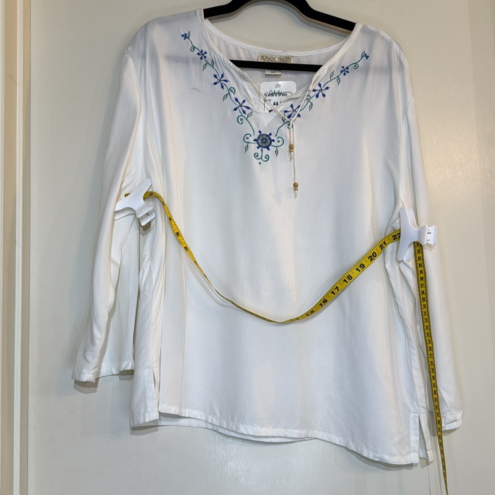 Nomadic Traders White Embroidered 3/4 Sleeve Blouse size extra large - Picture 8 of 9